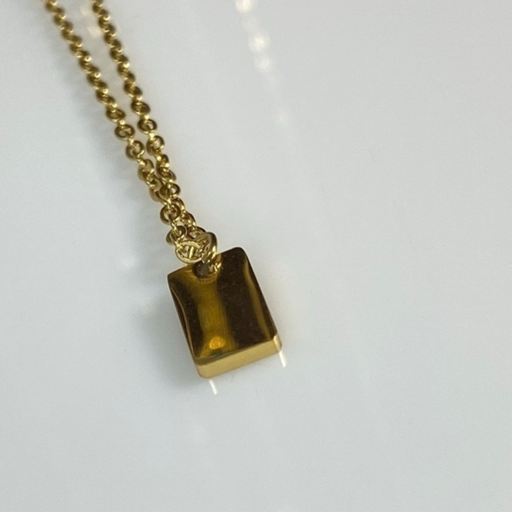 Chic Gold Letter B Pendant Necklace - Picture 5 of 7